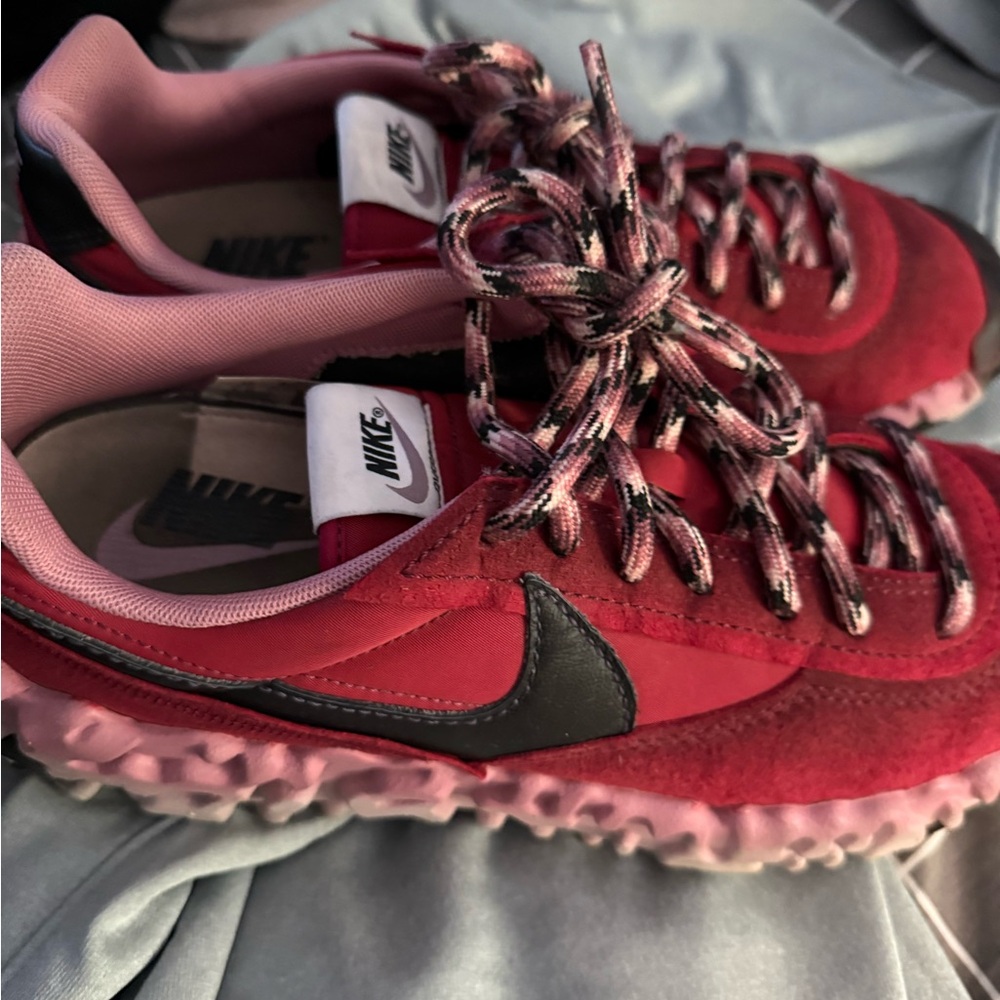 Nike Crimson and Rose Athletic Shoesoverbreaks - Picture 2 of 6